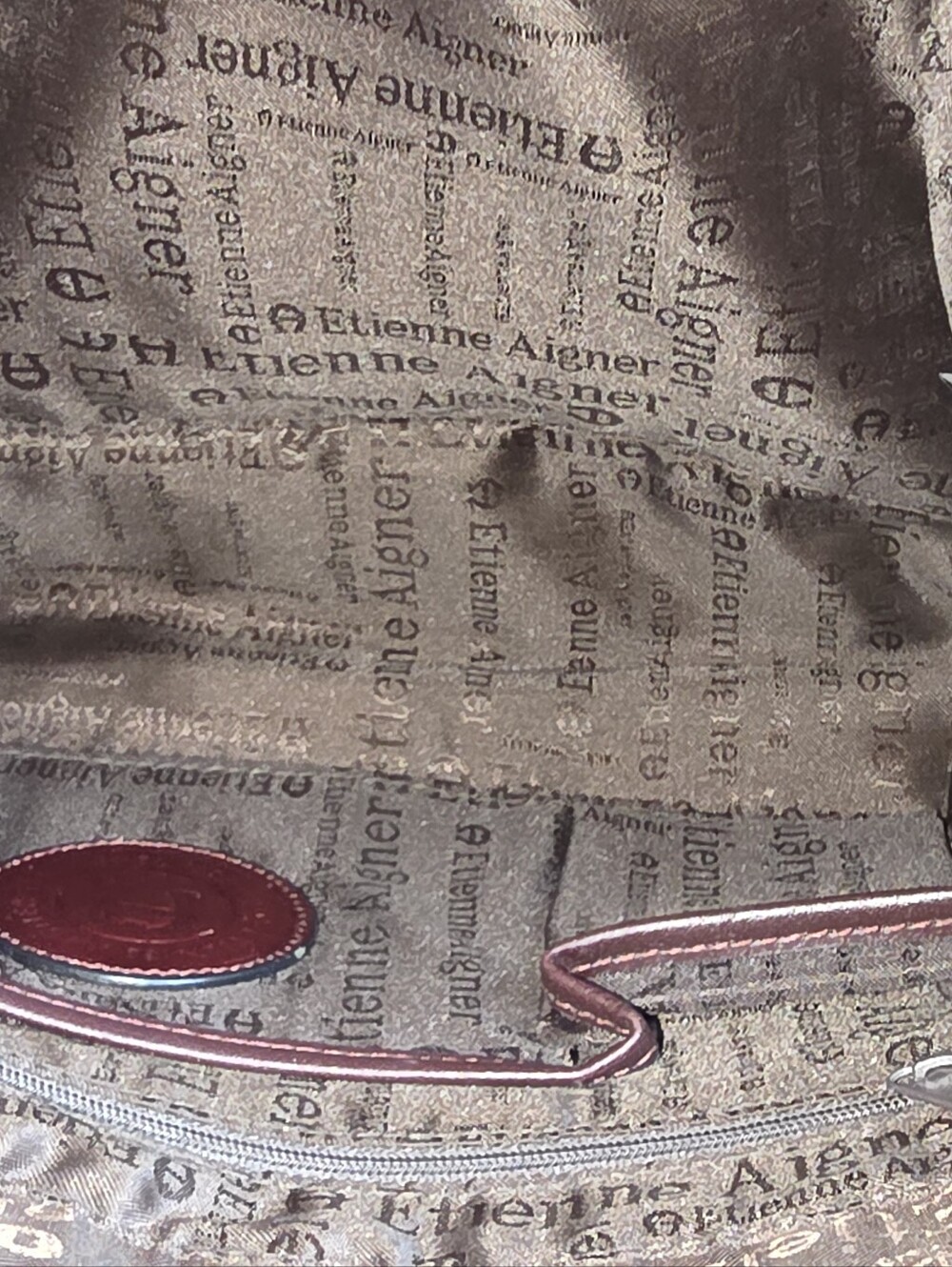 Vintage Maroon Genuine Leather Shoulderbag - Picture 9 of 10